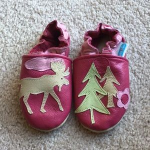 NWOT Cade and Co leather baby shoes. Size L